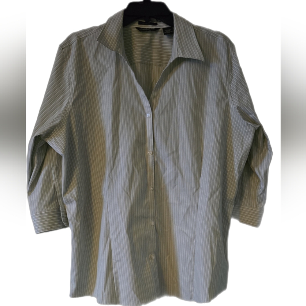 Eddie Bauer Button down 3/4 sleeve Size XXL color: Light green w stripes